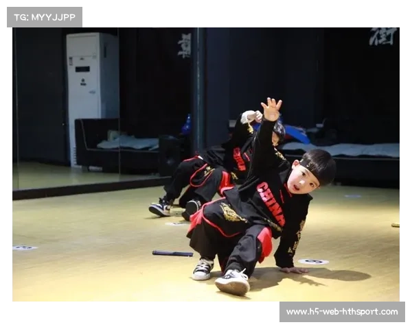 浙BA创意中场秀展示地方文化，永昆剧团与街舞少年同台